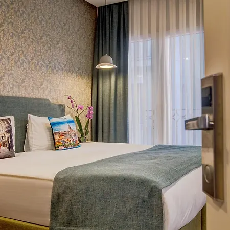 Hotel Sometimes Taksim 3*