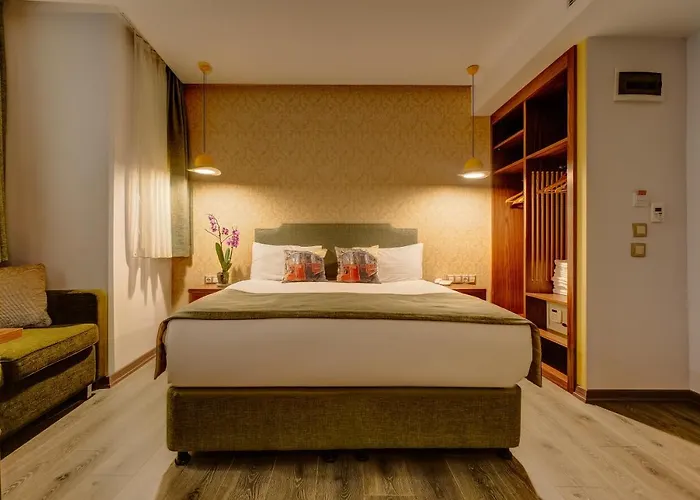 Sometimes Taksim Otel 3*